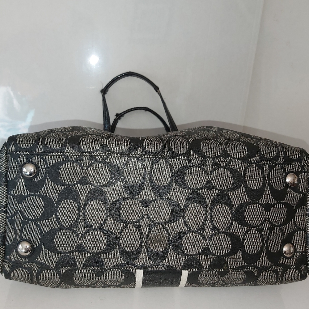 Coach Classic Logo Bag **100% AUTHENTIC** - Picture 4 of 7